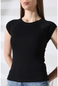 21890 KADIN  RİB.YAKA VE KOLAĞZI BİYELİ REGLAN KOL KARYOKALI BİSİKLET YAKA TSHIRT