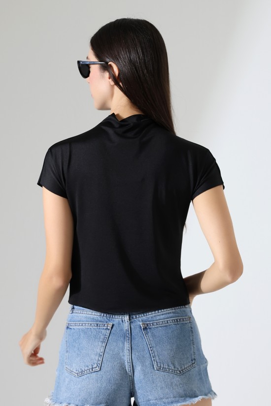 22002 KADIN FULL LYC MİKRO KENDİLİĞİNDEN DİK YAKASI KOLU ETEĞİ DİKİŞSİZ KOLU BEDENDE TSHIRT 22002 KADIN FULL LYC MİKRO KENDİLİĞİNDEN DİK YAKASI KOLU ETEĞİ DİKİŞSİZ KOLU BEDENDE TSHIRT