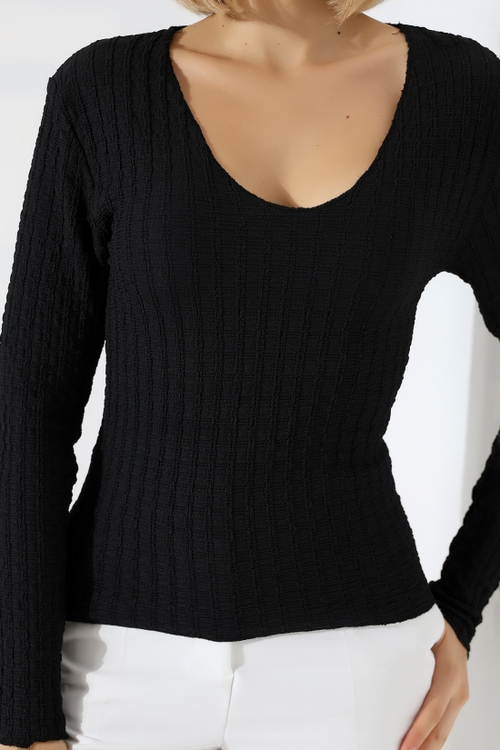 22111 KADIN JAKARLI VİYANA UZUN KOL V YAKA TSHIRT