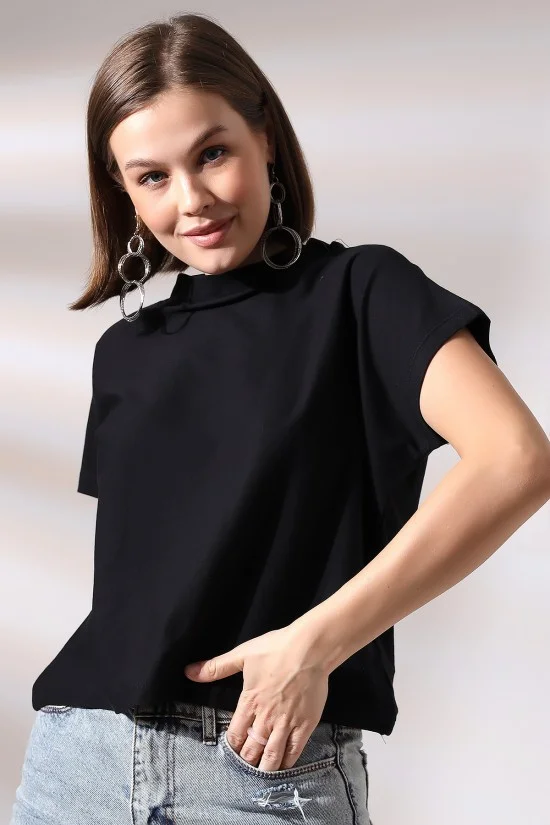 19588 BAYAN DİK YAKA KISA KOLU BEDENDE PAMUKLU KISA TSHIRT