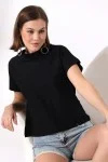 19588 BAYAN DİK YAKA KISA KOLU BEDENDE PAMUKLU KISA TSHIRT