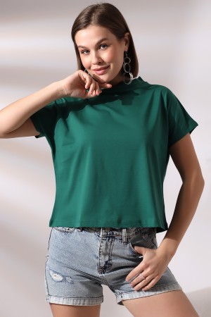 19588 KADIN DİK YAKA KISA KOLU BEDENDE PAMUKLU KISA TSHIRT