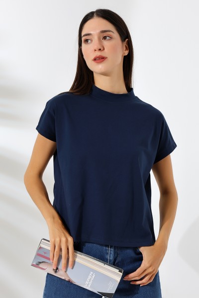 19588 KADIN DİK YAKA KISA KOLU BEDENDE PAMUKLU KISA TSHIRT