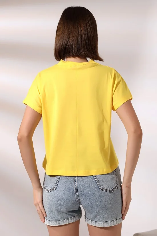 19588 BAYAN DİK YAKA KISA KOLU BEDENDE PAMUKLU KISA TSHIRT 19588 BAYAN DİK YAKA KISA KOLU BEDENDE PAMUKLU KISA TSHIRT