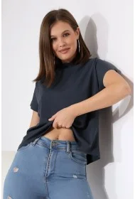 19588 KADIN DİK YAKA KISA KOLU BEDENDE PAMUKLU KISA TSHIRT