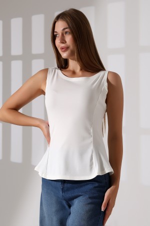 22070  KADIN KAYIK YAKA FULL LYC RİBANA YANLARI KUPLU PARÇALI ETEĞİ VOLANLI KOLSUZ TSHIRT 