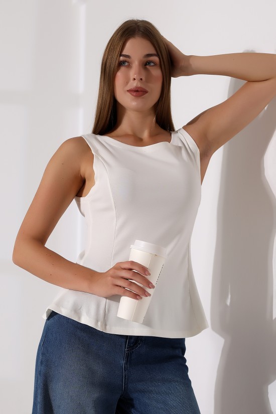 22070  KADIN KAYIK YAKA FULL LYC RİBANA YANLARI KUPLU PARÇALI ETEĞİ VOLANLI KOLSUZ TSHIRT 