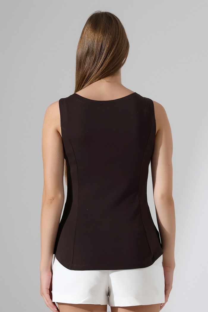 22070 KADIN KAYIK YAKA FULL LYC RİBANA YANLARI KUPLU PARÇALI ETEĞİ VOLANLI KOLSUZ TSHIRT 22070 KADIN KAYIK YAKA FULL LYC RİBANA YANLARI KUPLU PARÇALI ETEĞİ VOLANLI KOLSUZ TSHIRT