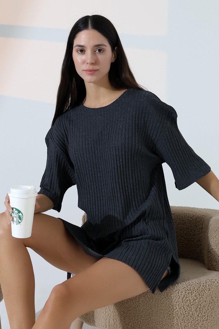 21493 KADIN 7X4 KAŞGORSE OVERSİZE YANLARI YIRTMAÇLI BİSİKLET TUNİK TSHIRT 21493 KADIN 7X4 KAŞGORSE OVERSİZE YANLARI YIRTMAÇLI BİSİKLET TUNİK TSHIRT