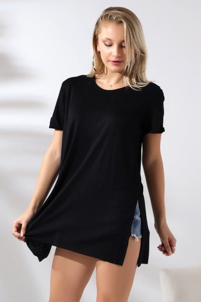 19598 KADIN KISA KOL KATLAMA. YANL YARI DİKİŞSİZ VE YIRTM.VSK BİSİKLET YAKA TUNİK TSHIRT