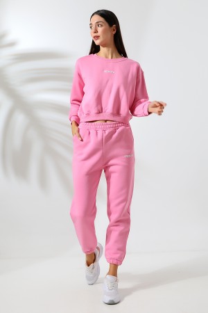 21698 DİESLİFE ENJEKSİYON BASK. KADIN 3 İP PENYE KOMPAKT ŞARDONLU BİSİKLET YAKA GENİŞKISA SWEAT VE.CEPLİ ENJ BASK PAÇA LAST.PANTOLON ALT ÜST TAKIM 