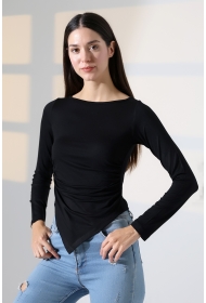 22017 KADIN KAYIK YAKA UZUN KOL YANLARI BÜZGÜLÜ VE ÖNÜ ASİMETRİK KESİMLİ  BLUZ 