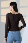 22017 KADIN KAYIK YAKA UZUN KOL YANLARI BÜZGÜLÜ VE ÖNÜ ASİMETRİK KESİMLİ  BLUZ 